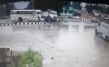 On Camera, Bus With Amarnath Pilgrims Rams Truck, Over A Dozen Injured