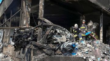Ukrainian rescue teams hunt for survivors in Vinnytsia