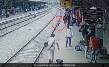 Video: Man Slips Off Railway Platform At Bengaluru Station, Saved By Cops