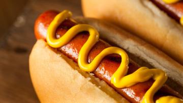 Give Your Franks the 'Dirty Water Dog' Treatment