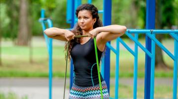 How to Use Resistance Bands Without Hurting Your Hands