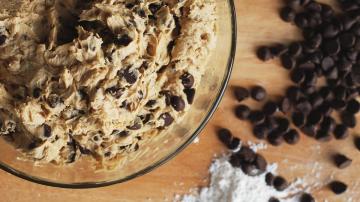 Raw Eggs Aren't the Only Reason You Shouldn't Eat Cookie Dough