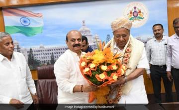 Kerala Chief Minister Meets Karnataka Counterpart, Holds "Fruitful Meeting"