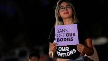 Arizona abortion clinics send women to other states