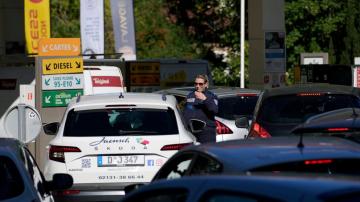 French government orders workers to ensure fuel supplies