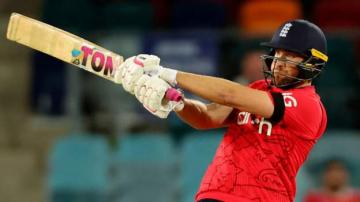 England in Australia: Dawid Malan and Sam Curran shine to help seal T20 series