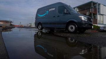 Amazon begins mass layoffs among its corporate workforce