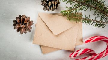 Don't Miss These USPS Holiday Shipping Deadlines
