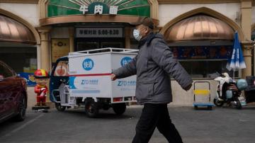 Beijing, Shenzhen scrap COVID-19 tests for public transport