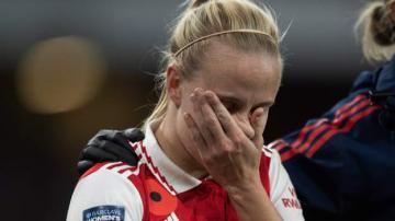 Beth Mead & Vivianne Miedema: Why are so many women footballers suffering ACL injuries?
