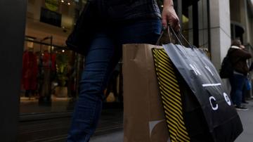 Holiday sales up 7.6% despite the squeeze of inflation