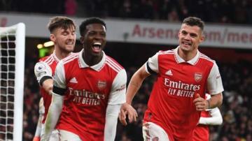 Arsenal 3-1 West Ham United: Premier League leaders extend advantage to seven points