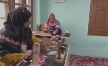 Powered By Modified Charkha, Women Spin Success Stories In Kashmir