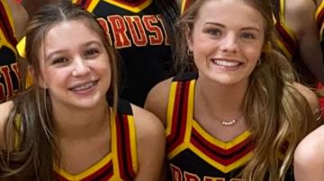 Officer charged in fatal crash that killed 2 high school cheerleaders