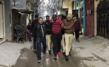Delhi Cops Arrest 3 On Drug Charge, Foreigners' Mob Brings Them Back