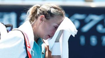 Australian Open: Melbourne heat causes play to be stopped on outdoor courts