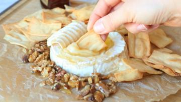 You’re Cutting Into Your Baked Brie All Wrong