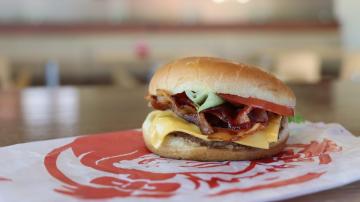 Get Free Wendy's Jr. Bacon Cheeseburgers Until Sunday
