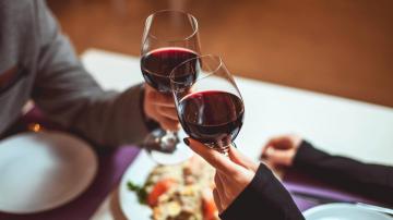 Two Things You Should Do to Impress Your Valentine's Dinner Date