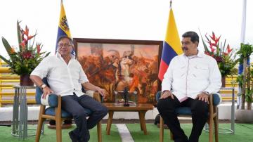 Presidents of Colombia, Venezuela sign trade deal on border