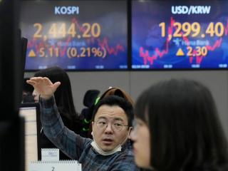 Asia stocks mixed after Wall St breaks losing streak