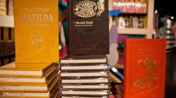 Penguin to publish 'classic' Roald Dahl books after backlash