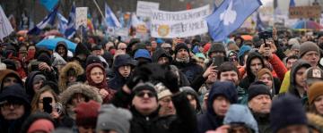 Thousands join Berlin rally calling for Ukraine peace talks