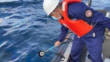 Oil leak from sunken Philippine tanker prompts swimming bans
