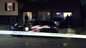 3 dead in home invasion: Police