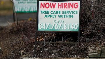 Fewer Americans apply for jobless benefits