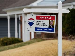 Average 30-year mortgage rate dips as spring season opens