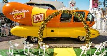 You can have the best wedding EVER in the Wienermobile chapel (6 Photos)