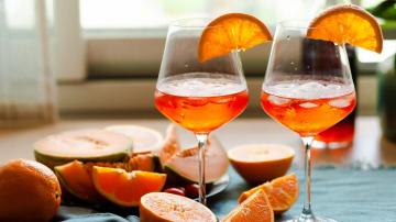 Make Your Own Aperitif With Oranges and Crappy Wine