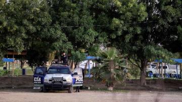 7 dead, including child, after gunmen storm Mexican resort