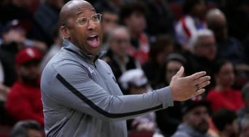 Kings’ Mike Brown named first unanimous NBA Coach of the Year