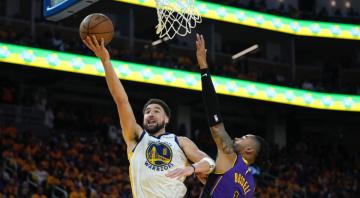 Thompson scores 30, Warriors earn win to tie series with Lakers 