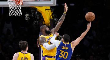 Lakers rally past Warriors in Game 4, take 3-1 series lead