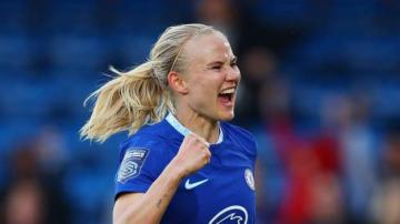 Chelsea 6-0 Leicester City: Blues move a point behind WSL leaders Man Utd