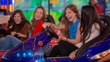 These Theme Parks Now Require Tweens and Teens to Have Adult Supervision