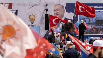 Turkish voters looking to runoff presidential vote with hope and fear