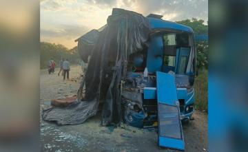 4 Dead, 15 Injured After Bus Crashes Into Truck In Madhya Pradesh