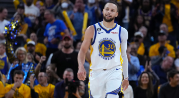 Warriors’ Stephen Curry wins the 2022-23 NBA J. Walker Kennedy Citizenship Award