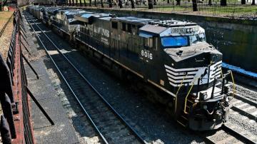 Train engineers union reaches first sick-time deal with Norfolk Southern railroad