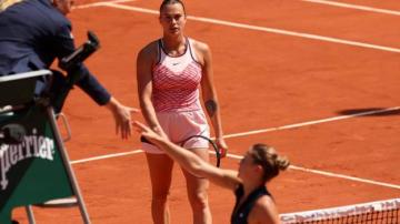 French Open: Ukraine's Marta Kostyuk booed after avoiding Aryna Sabalenka handshake