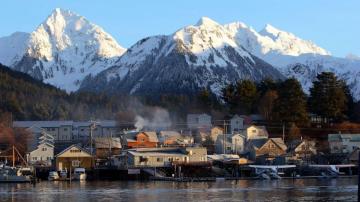 1 dead, 4 missing after charter boat sinks off the coast of Alaska: Coast Guard