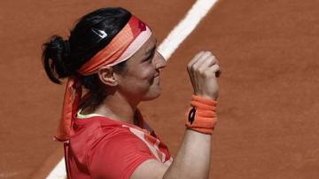French Open 2023: Ons Jabeur beats Lucia Bronzetti at Roland Garros