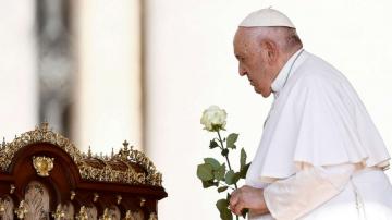 Pope Francis to have intestinal surgery in Rome