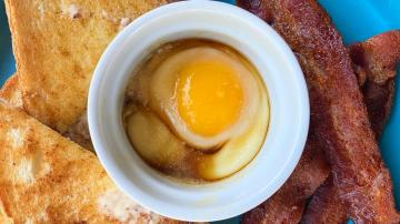 You Should Poach an Egg in Maple Syrup