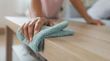 When to Use a Microfiber Cloth Instead of Paper Towels