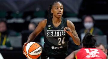 Loyd scores 39 to lead Storm past Wings despite 41 points from Ogunbowale